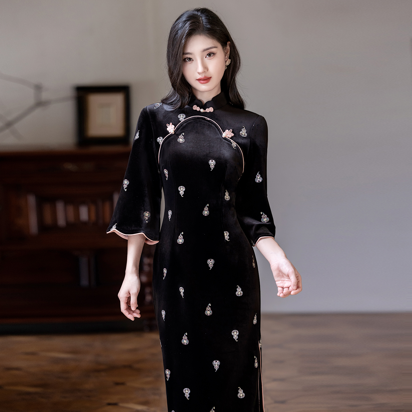 黑色复古国风新中式倒大袖连衣裙