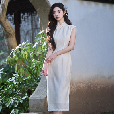 复古国风米白素雅条纹旗袍日常穿