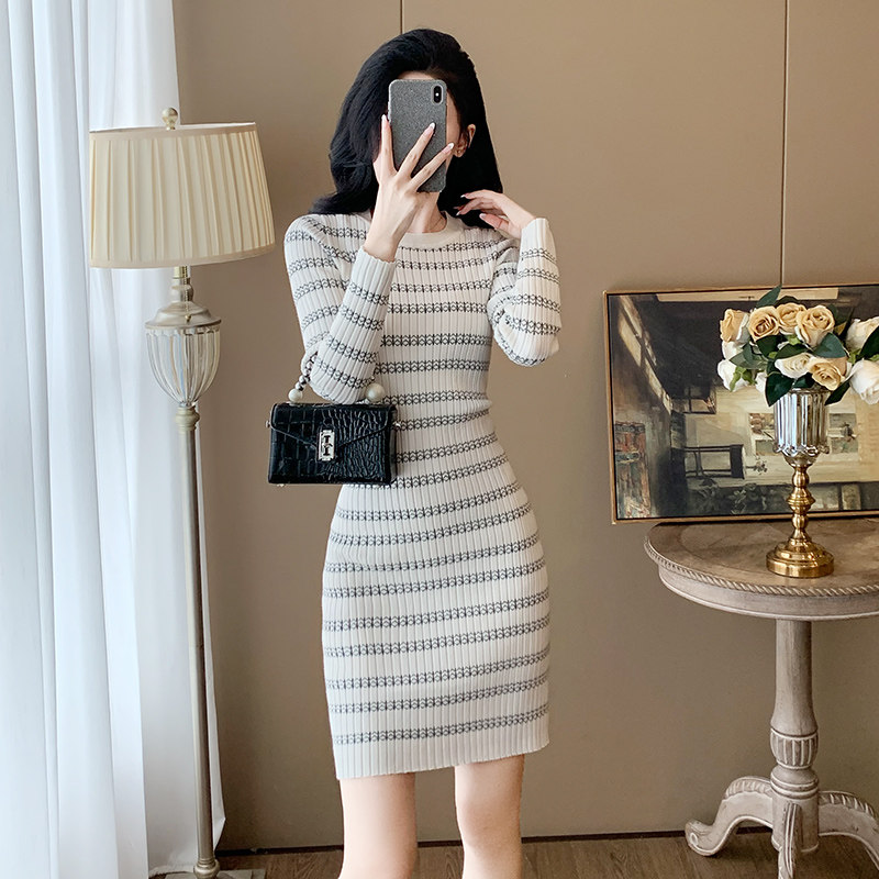小香风法式条纹针织连衣裙女春秋季中长款打底性感包臀紧身毛衣裙,女装/女士精品,大码内搭,淘宝优惠券,粉丝福利购,淘宝优惠卷