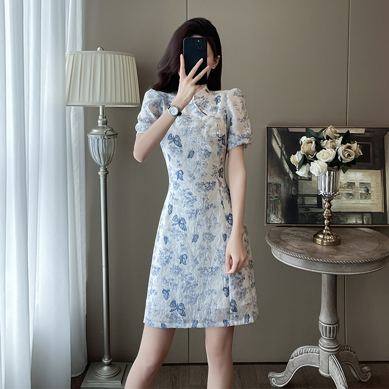 兰芷慧心碎冰蓝蝴蝶点缀肌理感改良旗袍裙子夏季洋气修身旗袍裙子