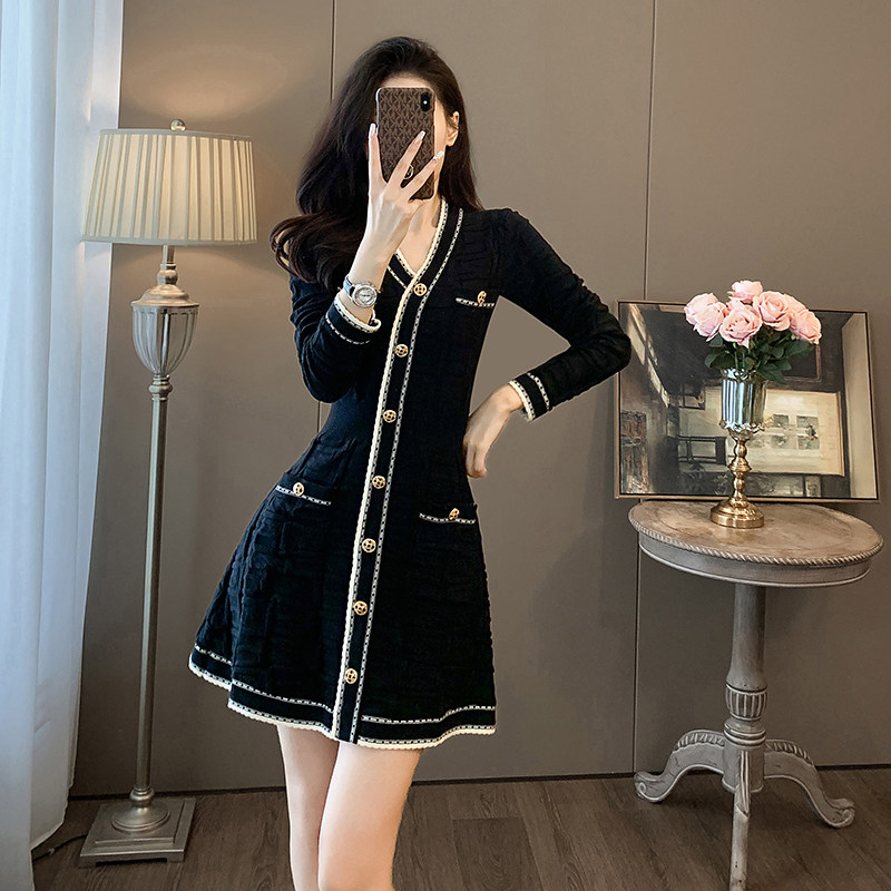 小香风气质针织连衣裙女秋冬2025新款收腰显瘦高级感黑色毛衣裙子,女装/女士精品,大码内搭,淘宝优惠券,粉丝福利购,淘宝优惠卷