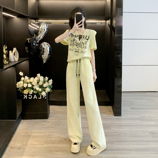 黄色休闲运动套装女夏季宽松印花V领短袖上衣阔腿裤洋气两件套潮