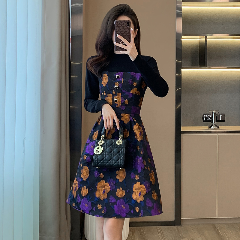 花朵提花内搭配大衣连衣裙女秋冬