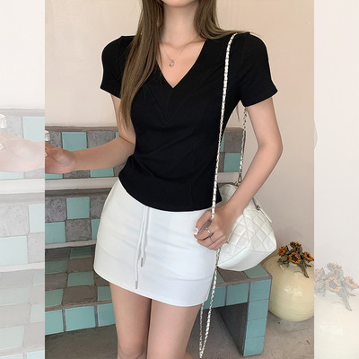 黑色V领正肩设计感短袖T恤女2025夏季新款修身收腰基础款短款上衣
