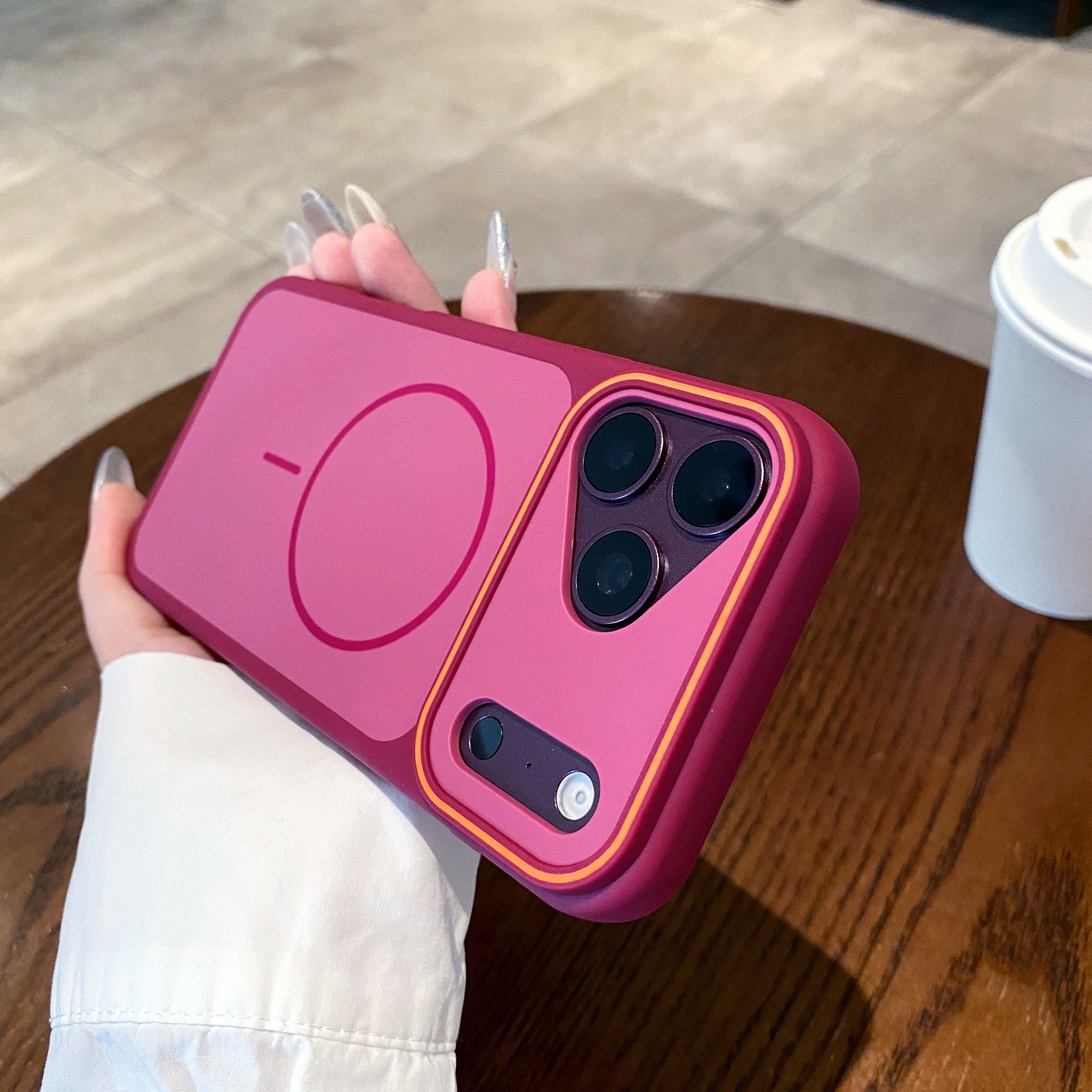 媚眼撞色磁吸适用iPhone18promax手机壳肤感磨砂苹果17/16pro全包软边防摔15/14pro情侣高级感13/12/11保护壳
