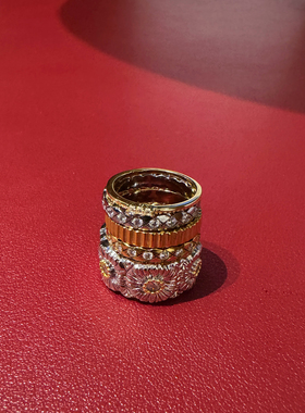 菱格纹镶钻小香风精致戒指