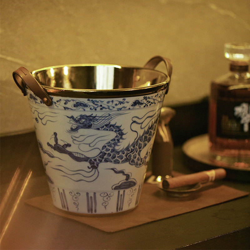 七月长景德镇弥云斋陶瓷冰桶青花手绘祥龙纹手提冰镇红酒桶香槟桶