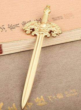 黄铜实心纯铜小摆件桌面手把件伯爵之剑道具吊坠雕铸古玩小铜器