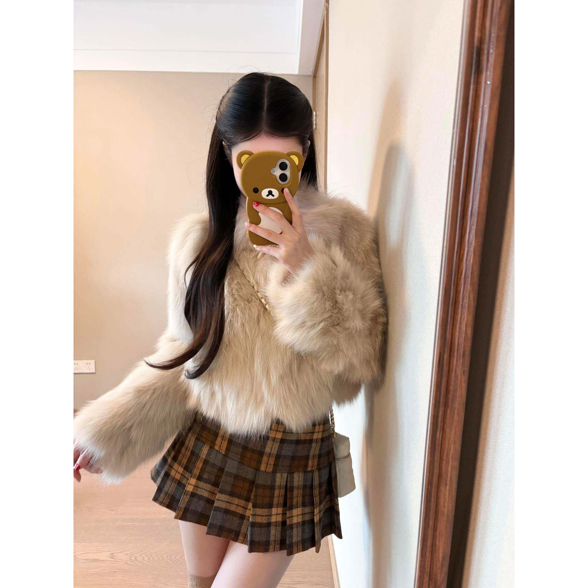 2025秋冬新款彷狐狸毛皮草外套女短款小个子牛角扣翻领毛绒绒上衣