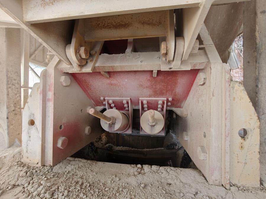 4月23日绵阳某公司所有的颚式破碎机一台（规格型号：PEV950X1250-B）网络拍卖公告