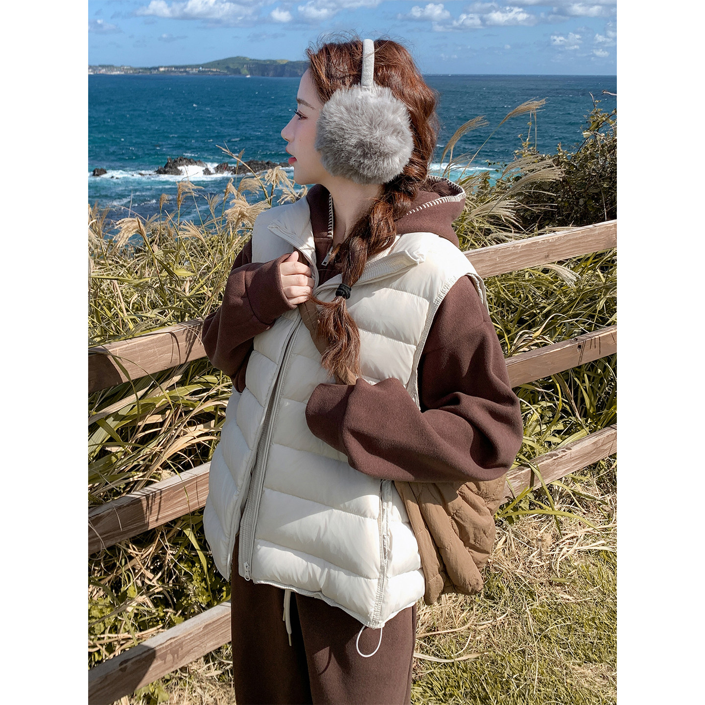 米白色韩系慵懒风百搭羽绒服马甲女2025冬季新款90白鸭绒保暖外套