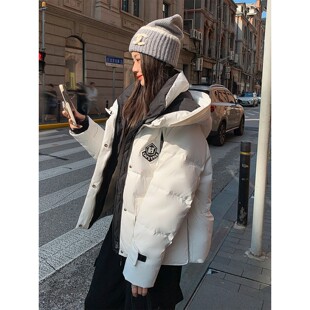 白色三防冲锋衣羽绒服女冬2025新款高级感超好看短款工装派克外套