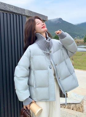 蓝色针织立领短款羽绒服女2025冬新款韩系温柔超好看90白鸭绒外套