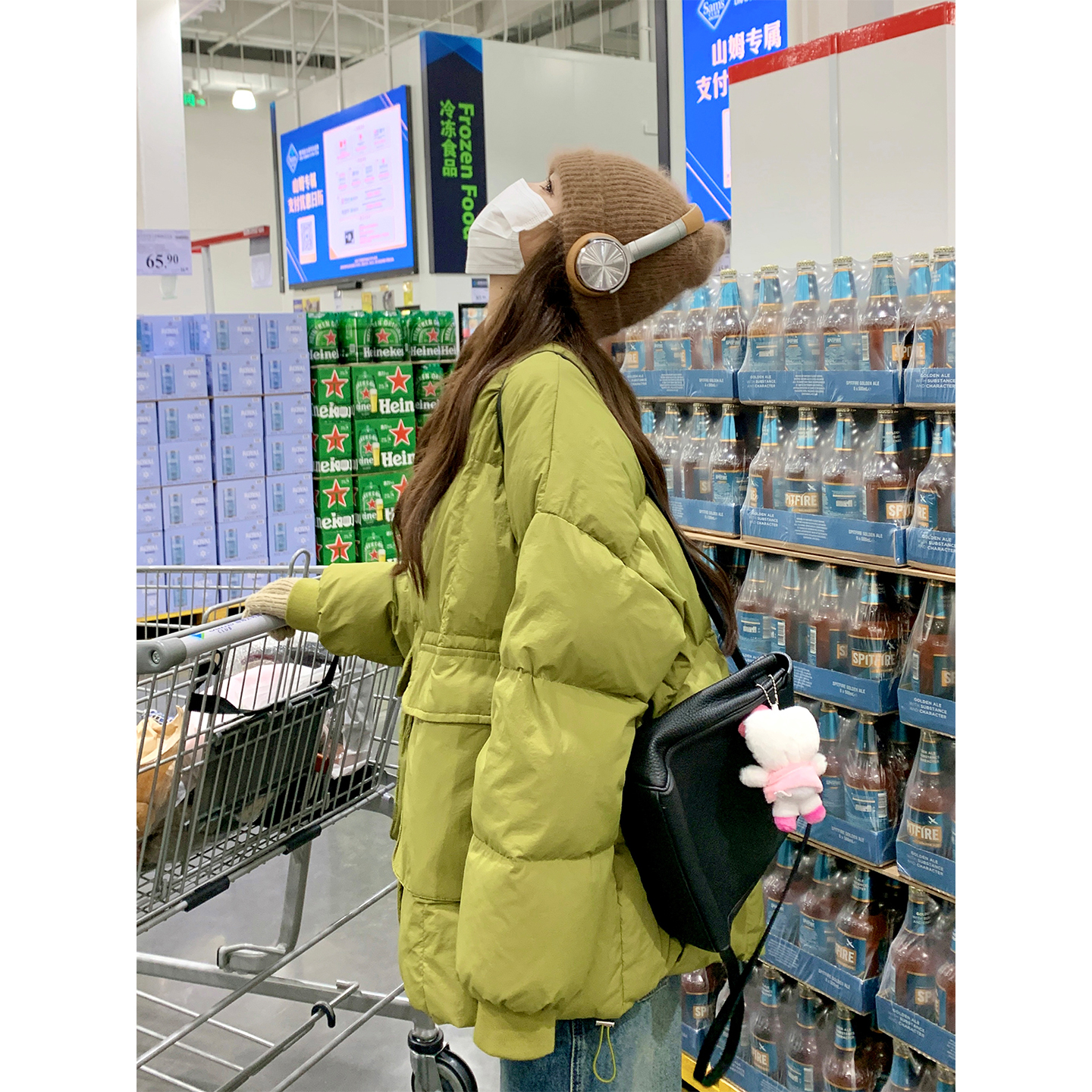 果绿色炸街羽绒服女短款2025冬季新款奶系高级感流行爆款加厚外套