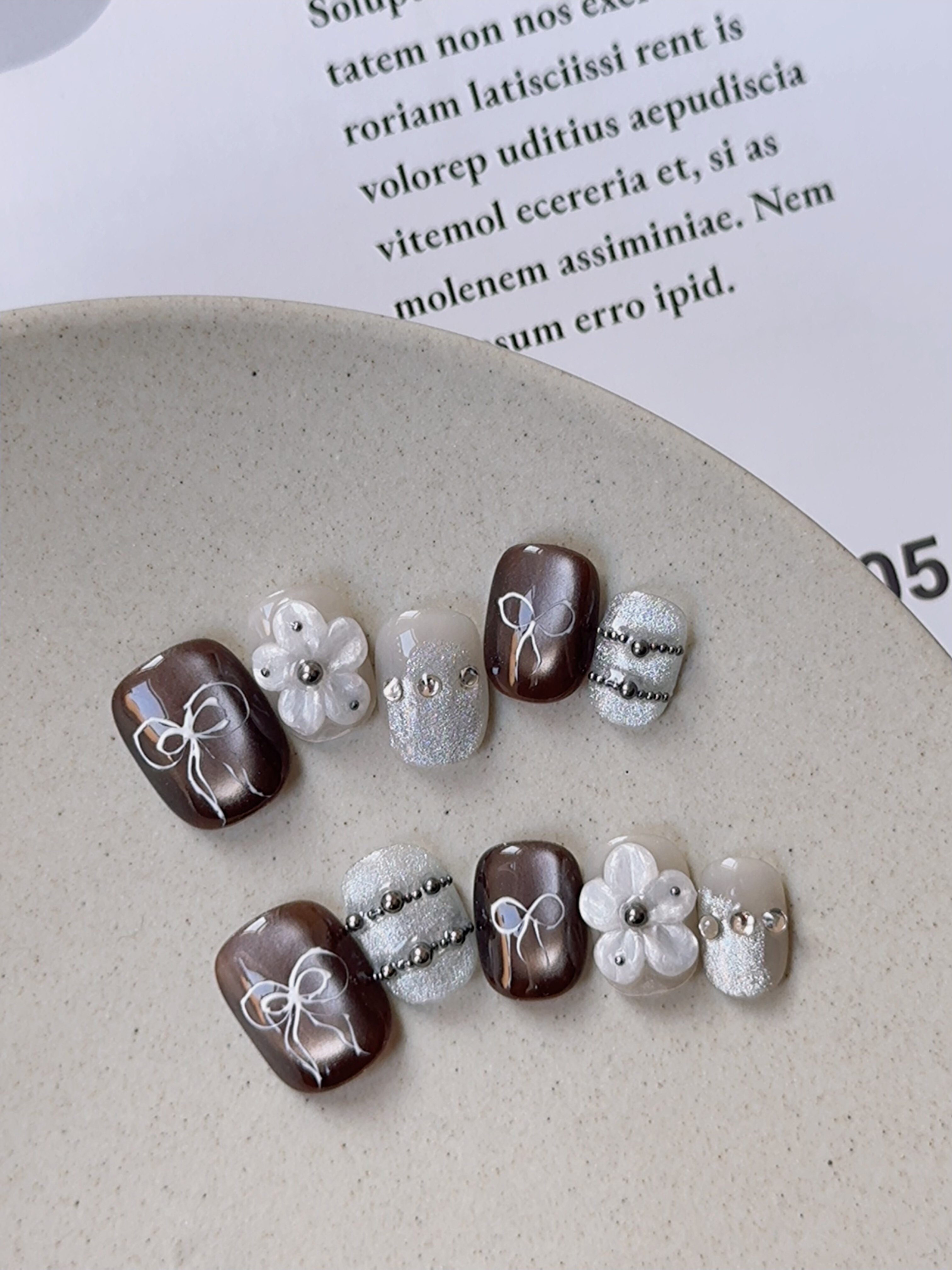 冰川手工穿戴甲冰透猫眼高级感显白假指甲贴片