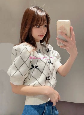 甜美打底！原厂出~LB家 蝴蝶结圆领菱格纹泡泡袖针织衫