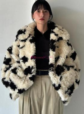 原厂追加！松本惠奈C1ane 奶牛纹简约翻领保暖毛绒外套17101-0112