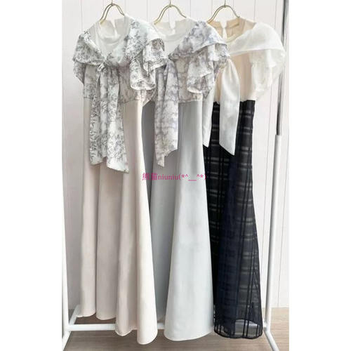 腰部绑带印花拼接露肩短袖连衣裙