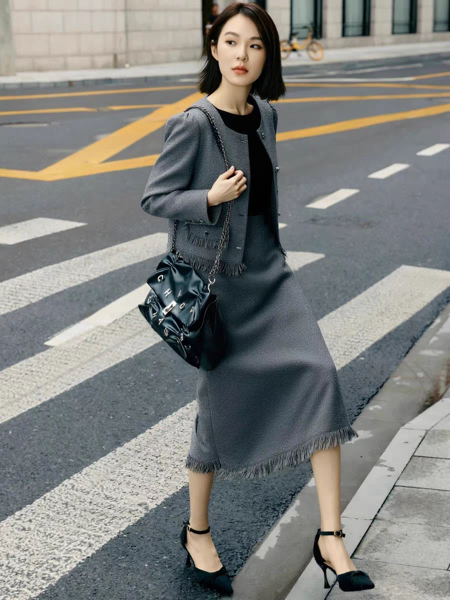 华丹ni正品断码亏清 春装上新 高级感气质小香风外套半身裙套装女