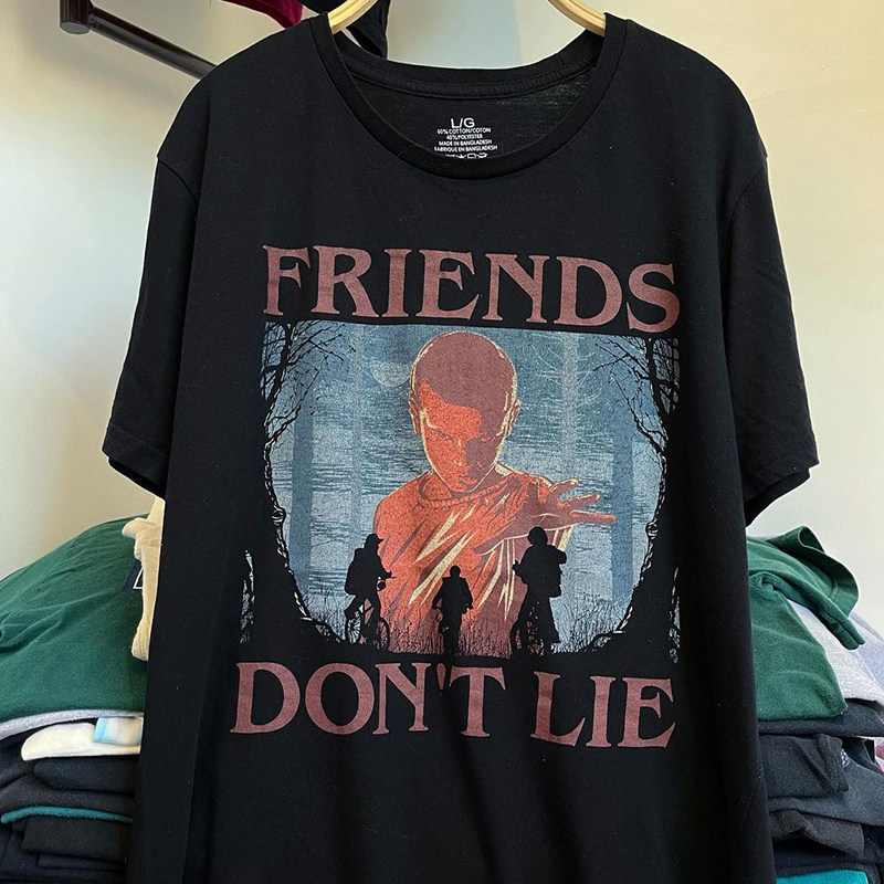 Friends Don't Lie怪奇物语影视周边短袖暗黑OS风潮流落肩男女T恤