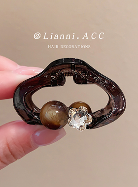 复古咖色猫眼石云朵抓夹女气质水钻小众高级感后脑勺半扎发夹头饰