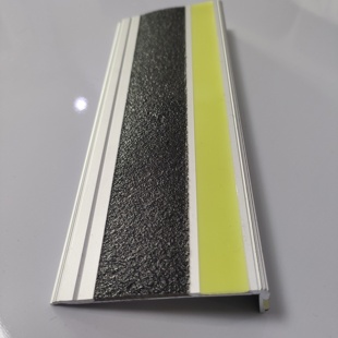 供应蓄光自发光铝合金精钢砂防滑条 夜光小心台阶踏步条