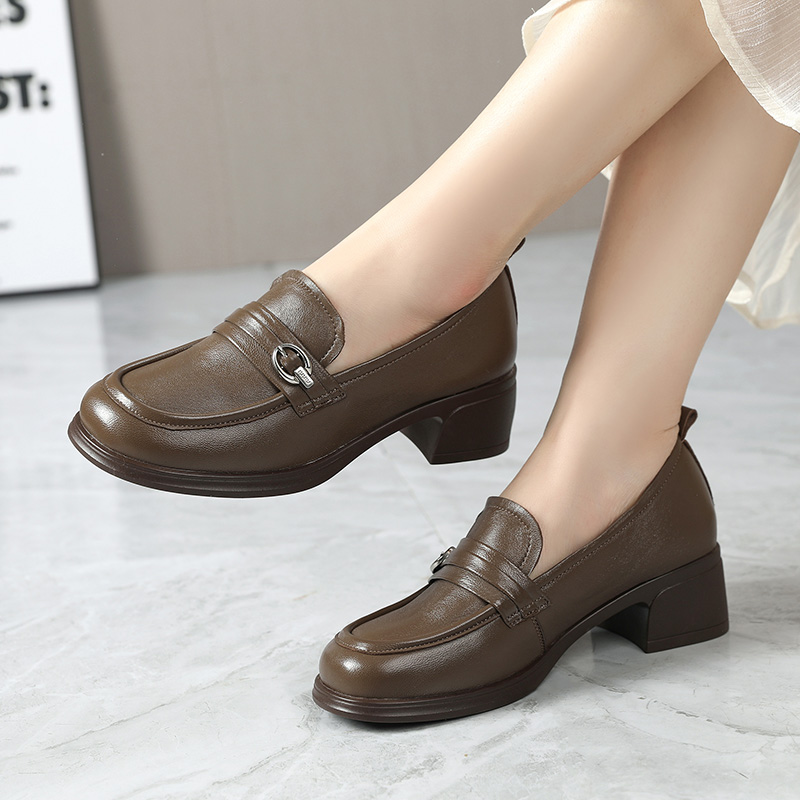 玲峰大码真皮女鞋柔软舒适透气