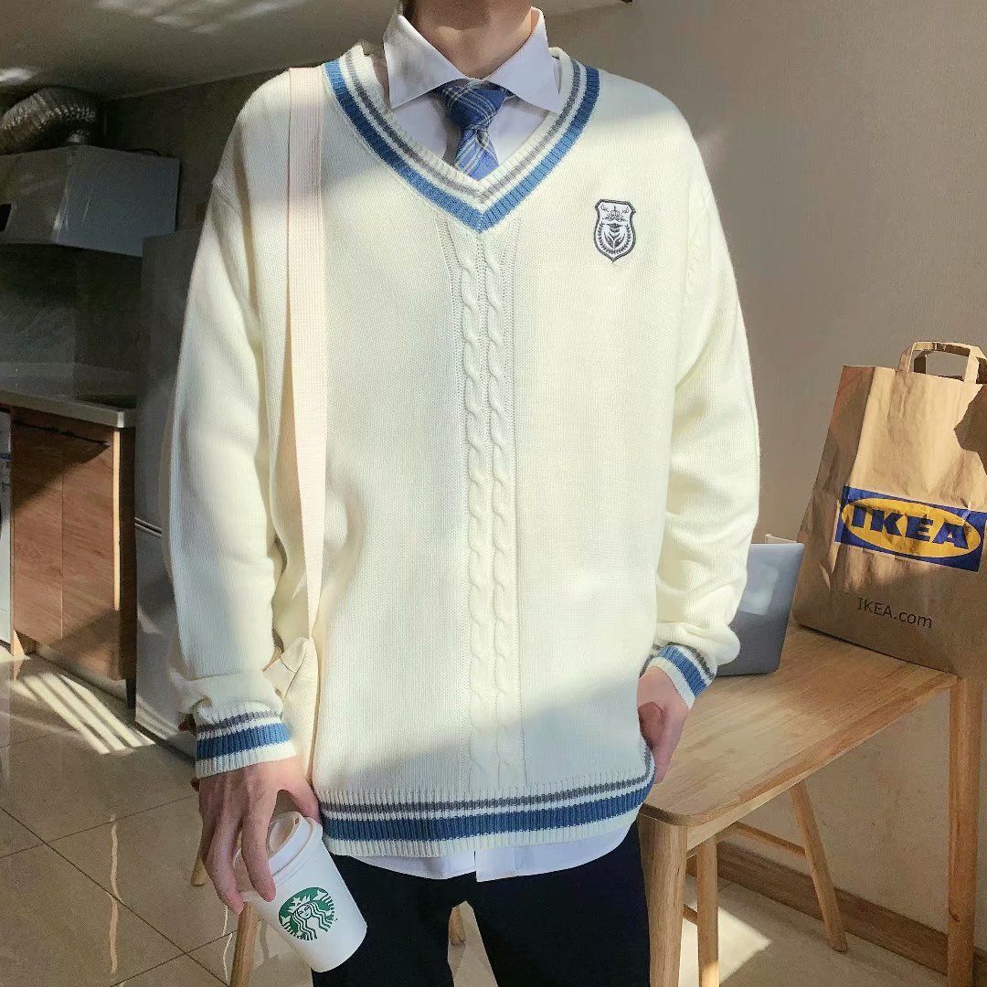 学院风V领针织衫男白色徽章设计宽松毛衣情侣上衣