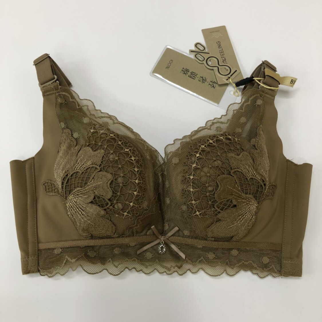 100%百分百感觉轻奢舒适聚拢收副乳B杯无钢圈中厚断码2折内衣6001