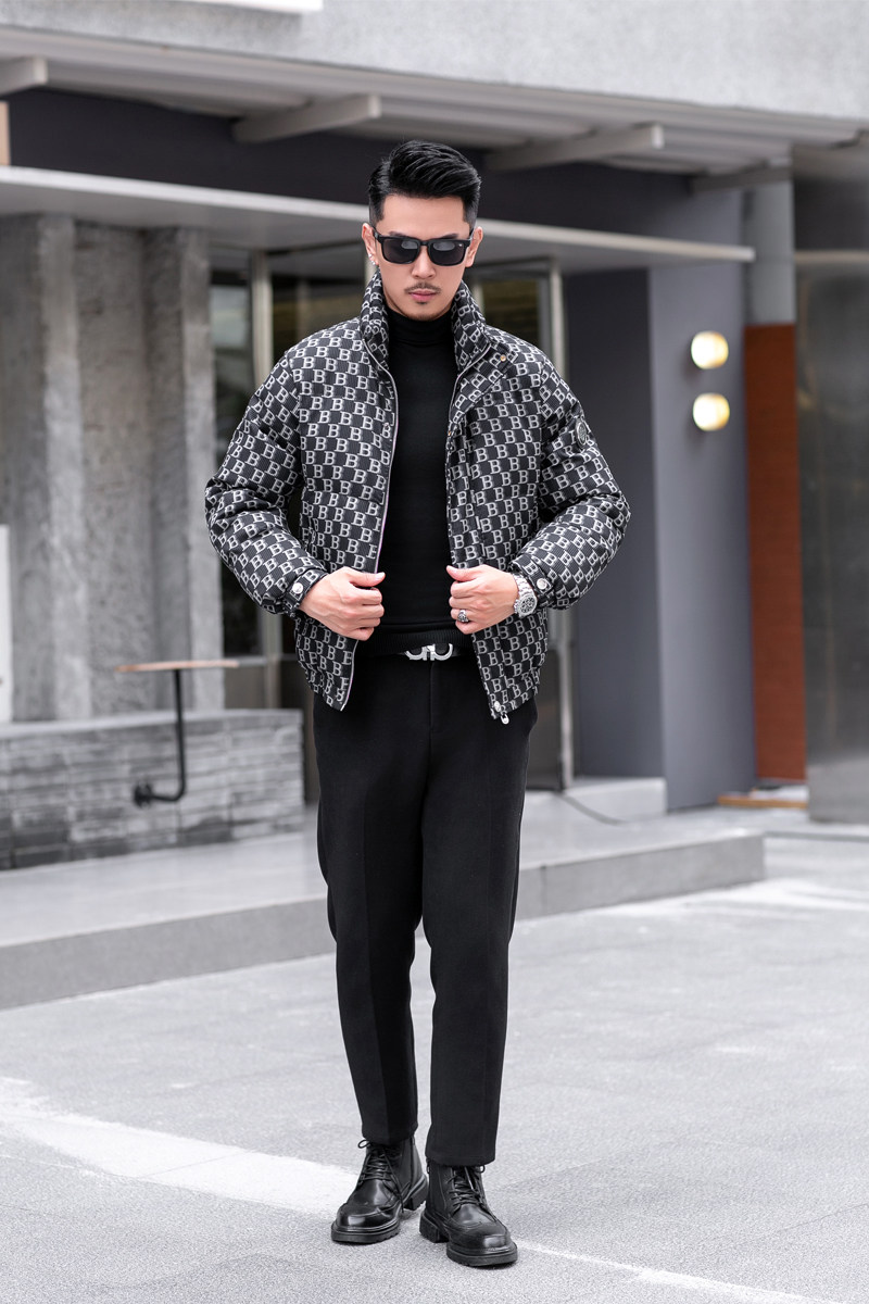 主推2024冬季立领加厚新款男士90白鸭绒羽绒服9807-P295模特,男装羽绒服,钱塘6023