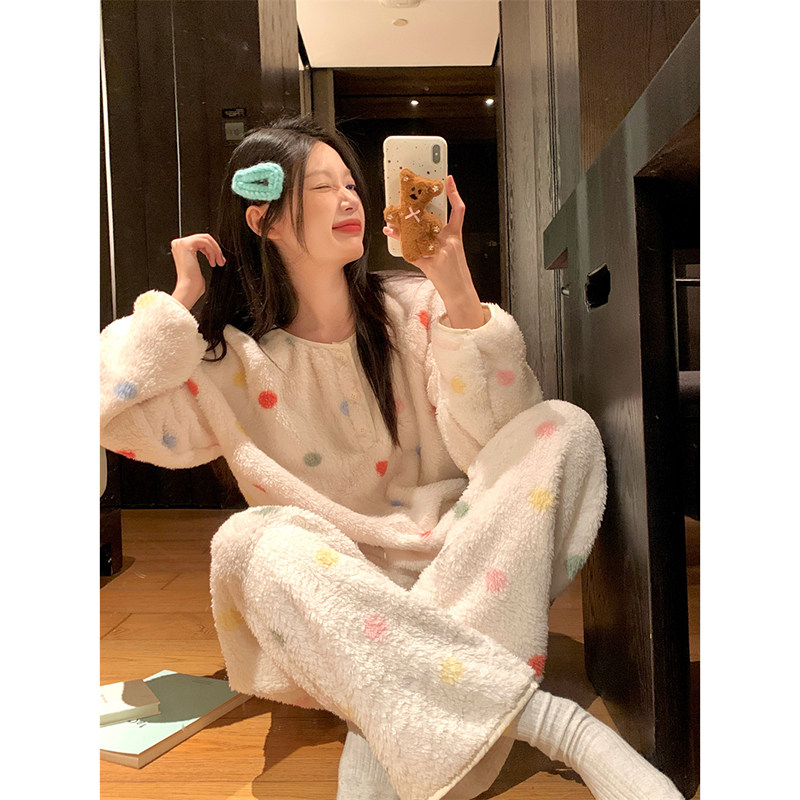 珊瑚绒睡衣女款秋冬季彩色波点