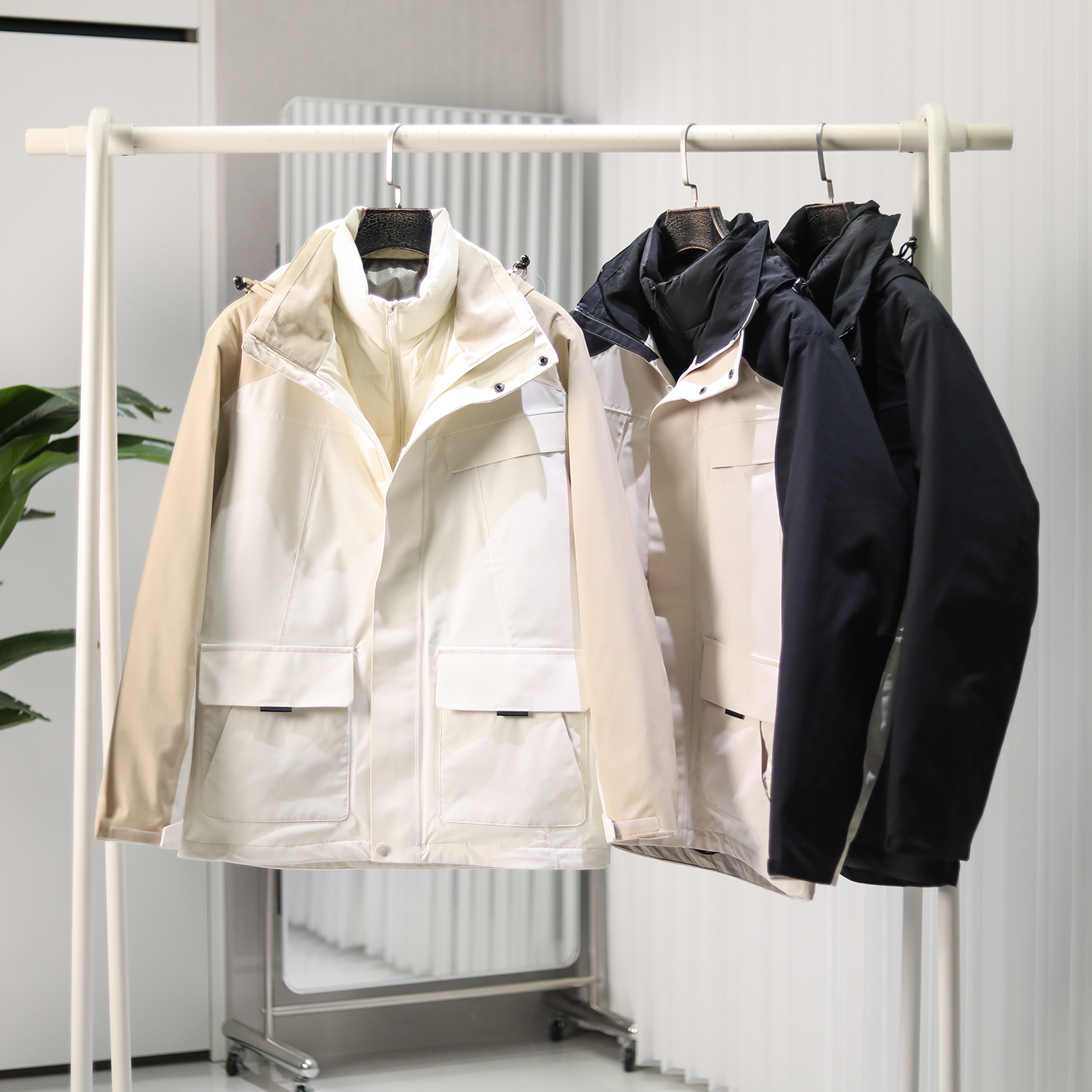 三合一御寒保暖撞色冲锋衣羽绒服