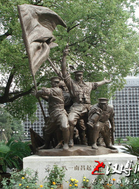 玻璃钢红军城市广场人物雕塑