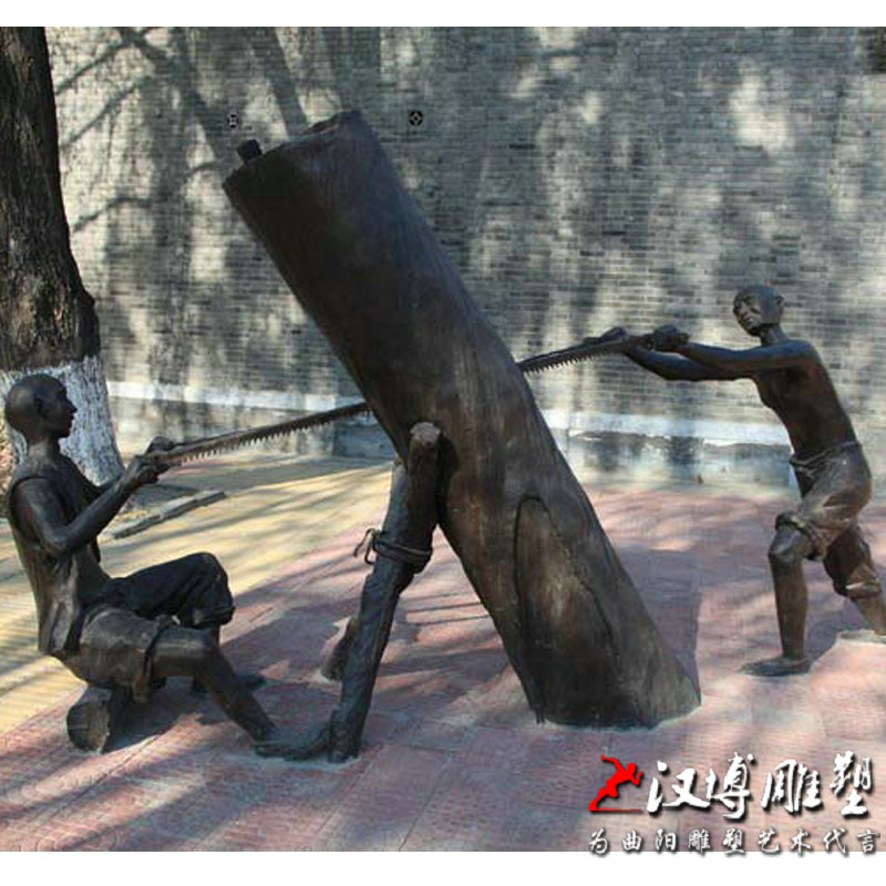 锯木头木匠师傅雕塑民俗小品雕塑玻璃钢仿铜雕塑公园景观雕塑大型