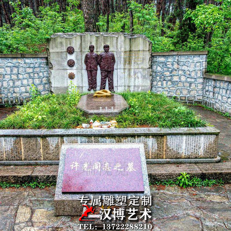 玻璃钢仿铜许世友将军和儿子许光主题英雄人物雕像广场景观雕塑