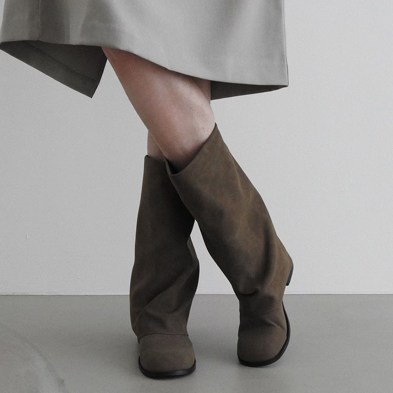 苏木槿复古时尚简约百搭通勤中跟袜筒靴子中筒靴子女2025秋东大门