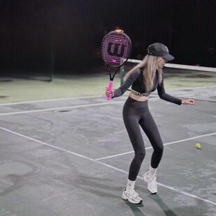 代购Wilson Pro Staff 97L V13威尔胜小黑拍费德勒比赛网球拍昆