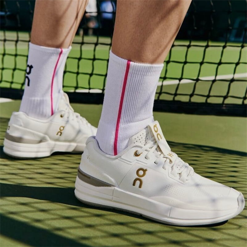 On昂跑费德勒合作款网球鞋