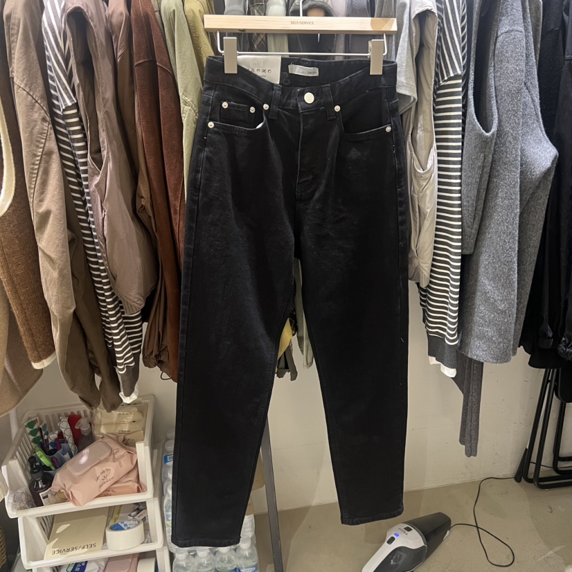 SELF SERVICE韩国直邮㊣女士新款25秋冬时尚人气牛仔裤刺绣