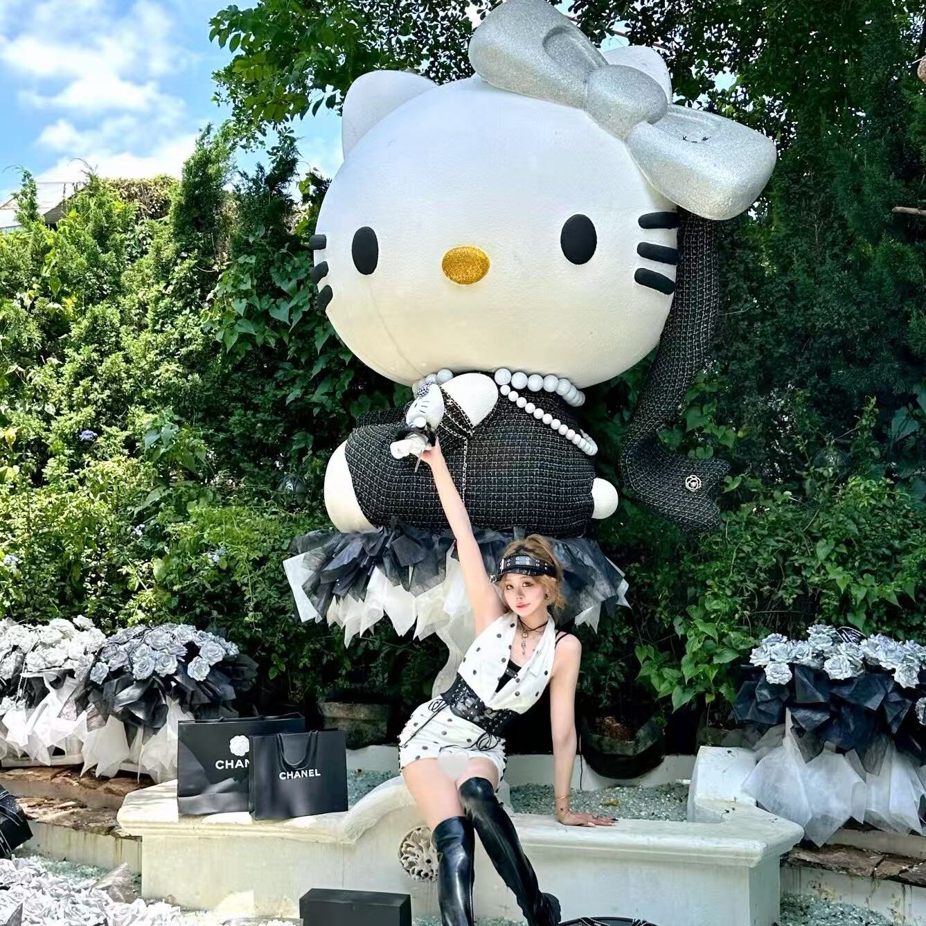 网红玻璃钢HelloKitty雕塑定制