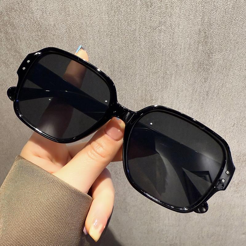 大框墨镜女士显脸小2025新款