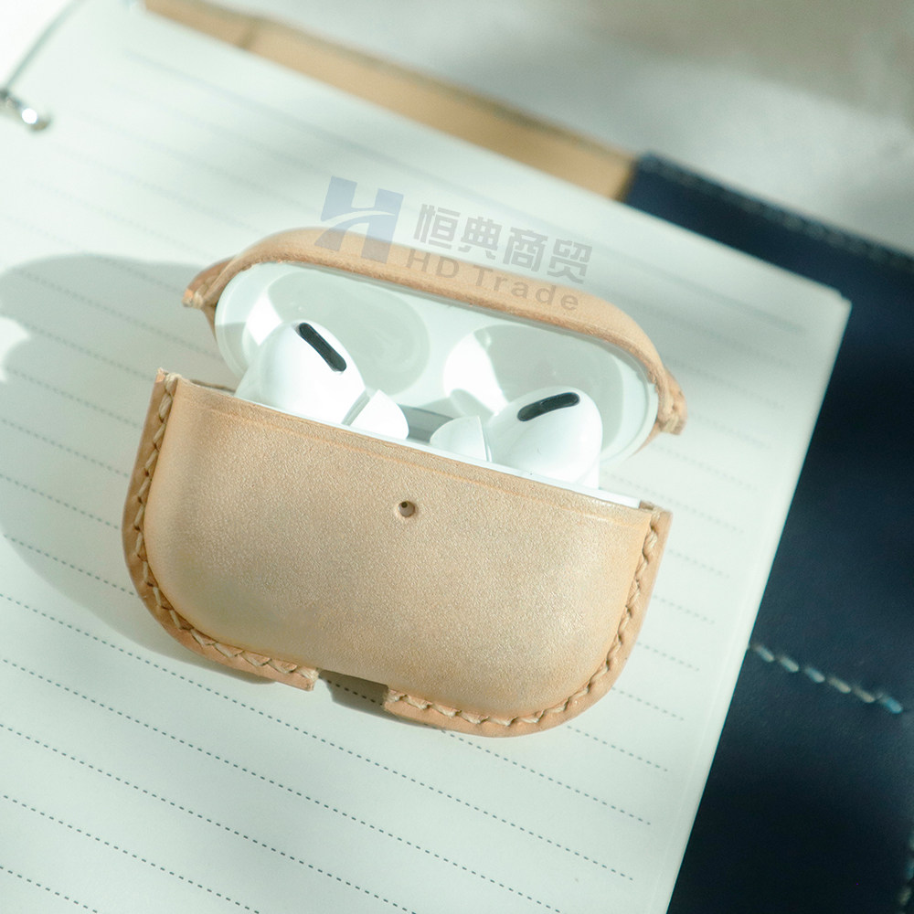 手拿米白色纯色airPods Pro保护套苹果真皮耳机壳 恒典藤编