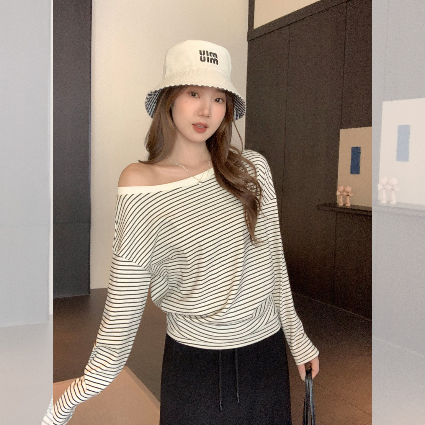 2025新款撞色条纹一字领斜肩巨好看长袖T恤打底衫内搭女秋装上衣