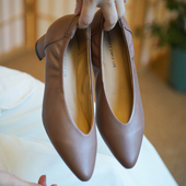 壹家shoes040013全羊皮4公分跟高尖头粗跟奶奶鞋 防掉跟气质高跟鞋