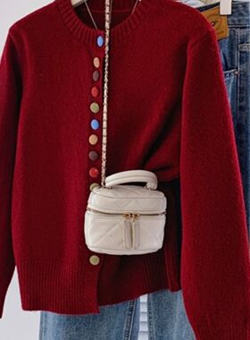 高级感彩色扣红色毛衣外套女秋冬大码胖mm慵懒风软糯针织开衫上衣