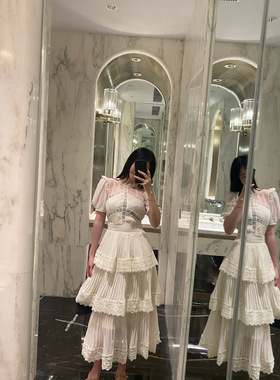 Sin boutique 卿卿白茶~压褶裙摆高腰泡泡袖长款白色层叠蛋糕裙女