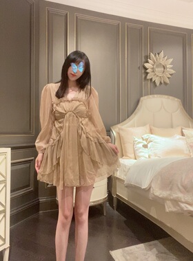 Sin boutique 法式复古V领灯笼袖褶皱连衣裙女24新款设计感短裙