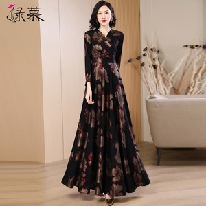 2026春秋新款时尚印花连衣裙过膝时尚高级感修身显瘦减龄长裙女