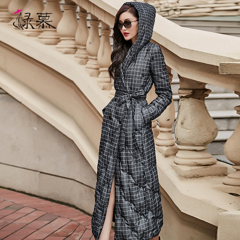 绿慕2019冬季新款羽绒服女长款过膝到脚踝格子连帽冬收腰显瘦外套