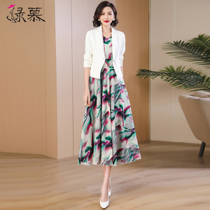 高级感印花连衣裙女2026春夏新款小西装修身显瘦过膝两件套装